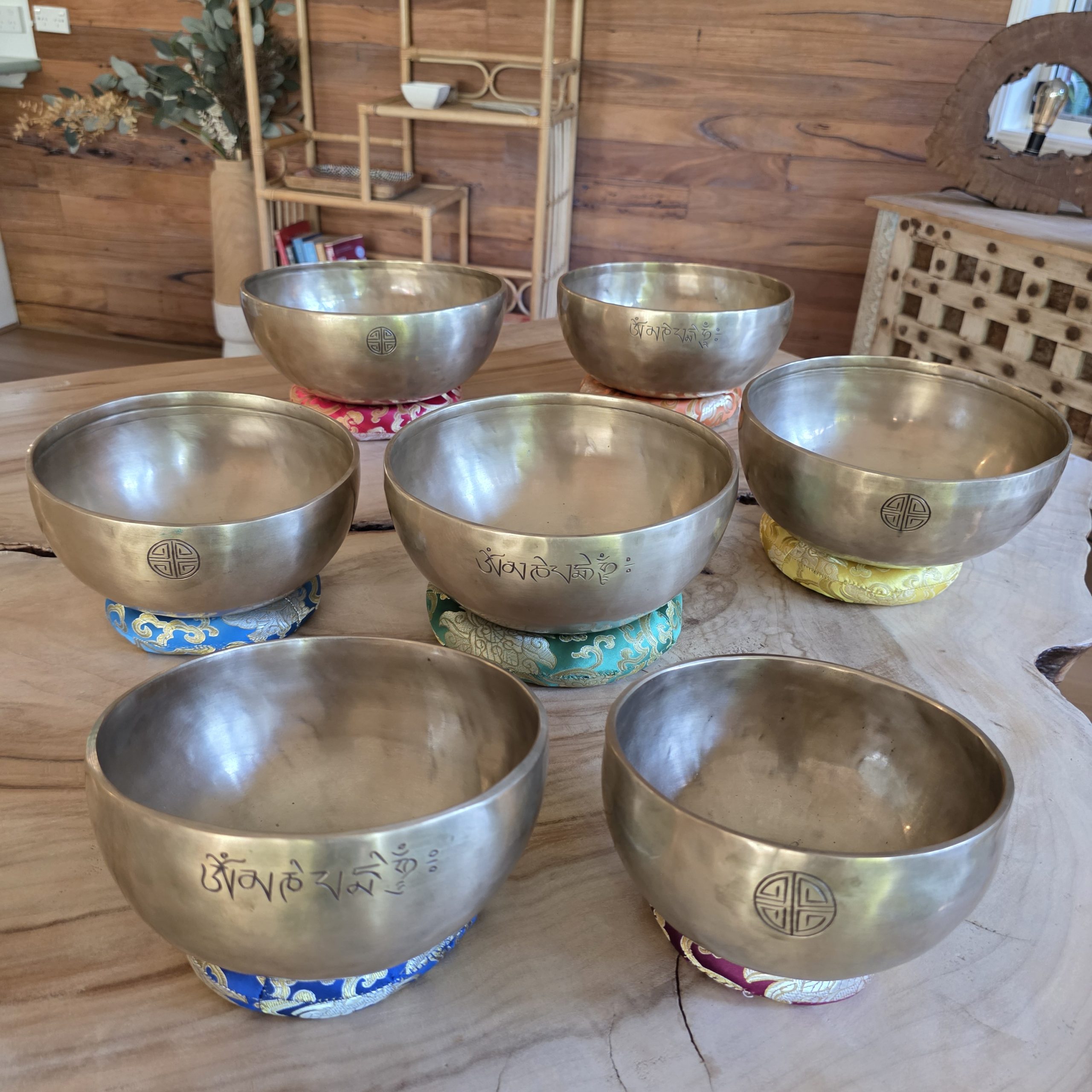 himalayan singing bowls full set antique & gold finish