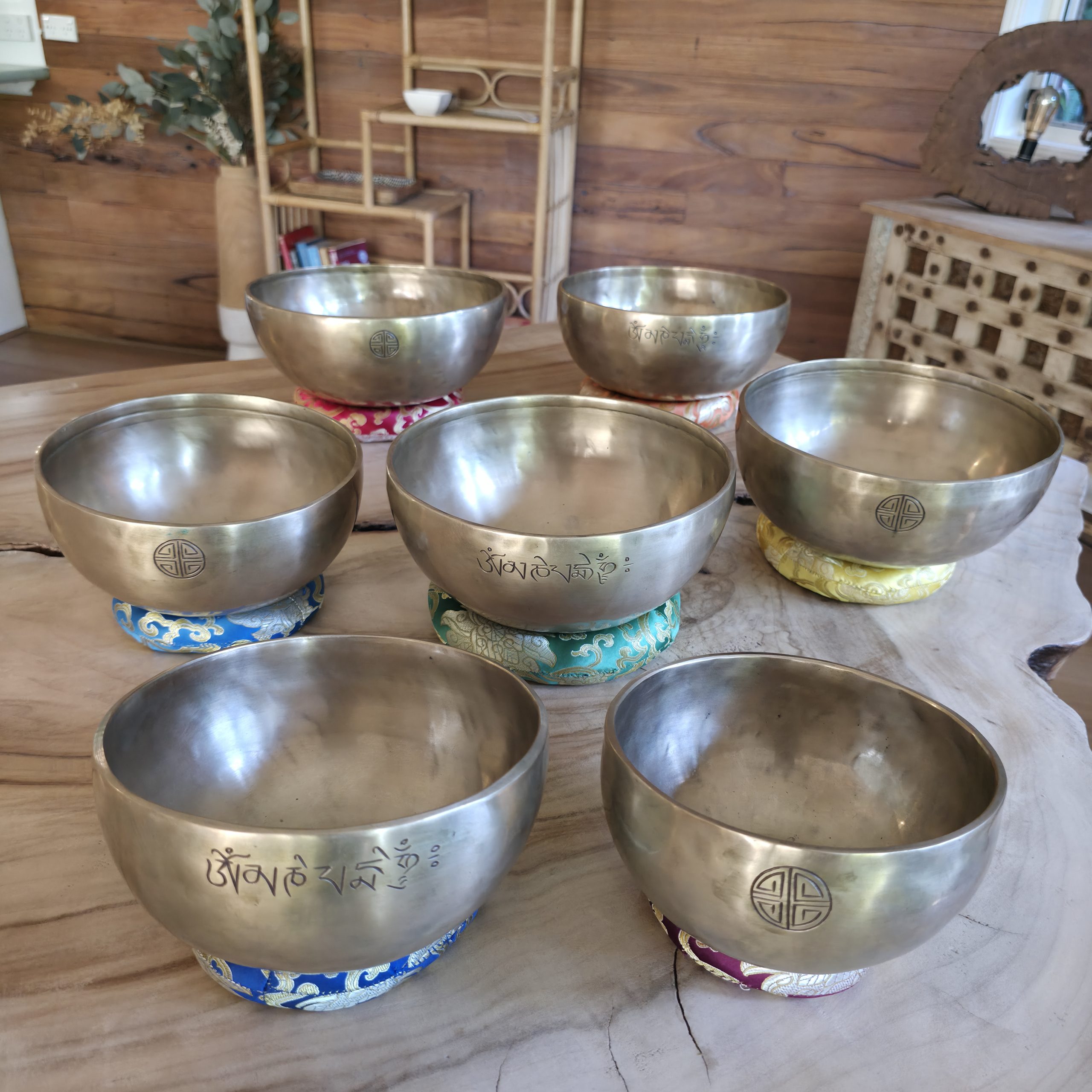 himalayan singing bowls full set antique & gold finish